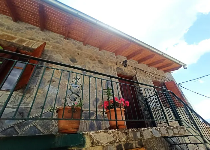 Feneos Apartment